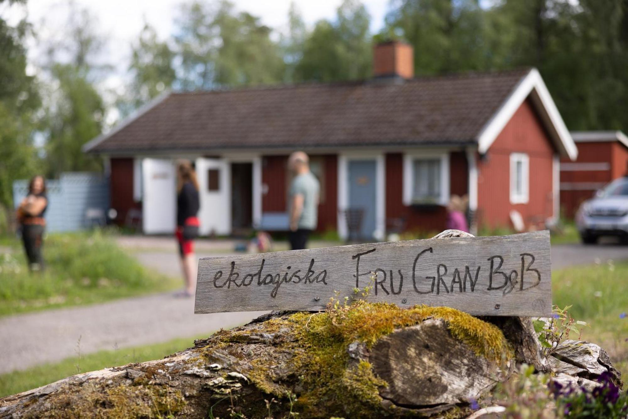 Ekologiska Fru Gran B&B I Tiveden Gardsjo Esterno foto